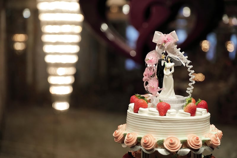 Modern Minimalist Wedding Cake