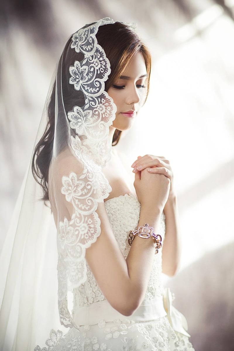 Vintage Lace Wedding Dress